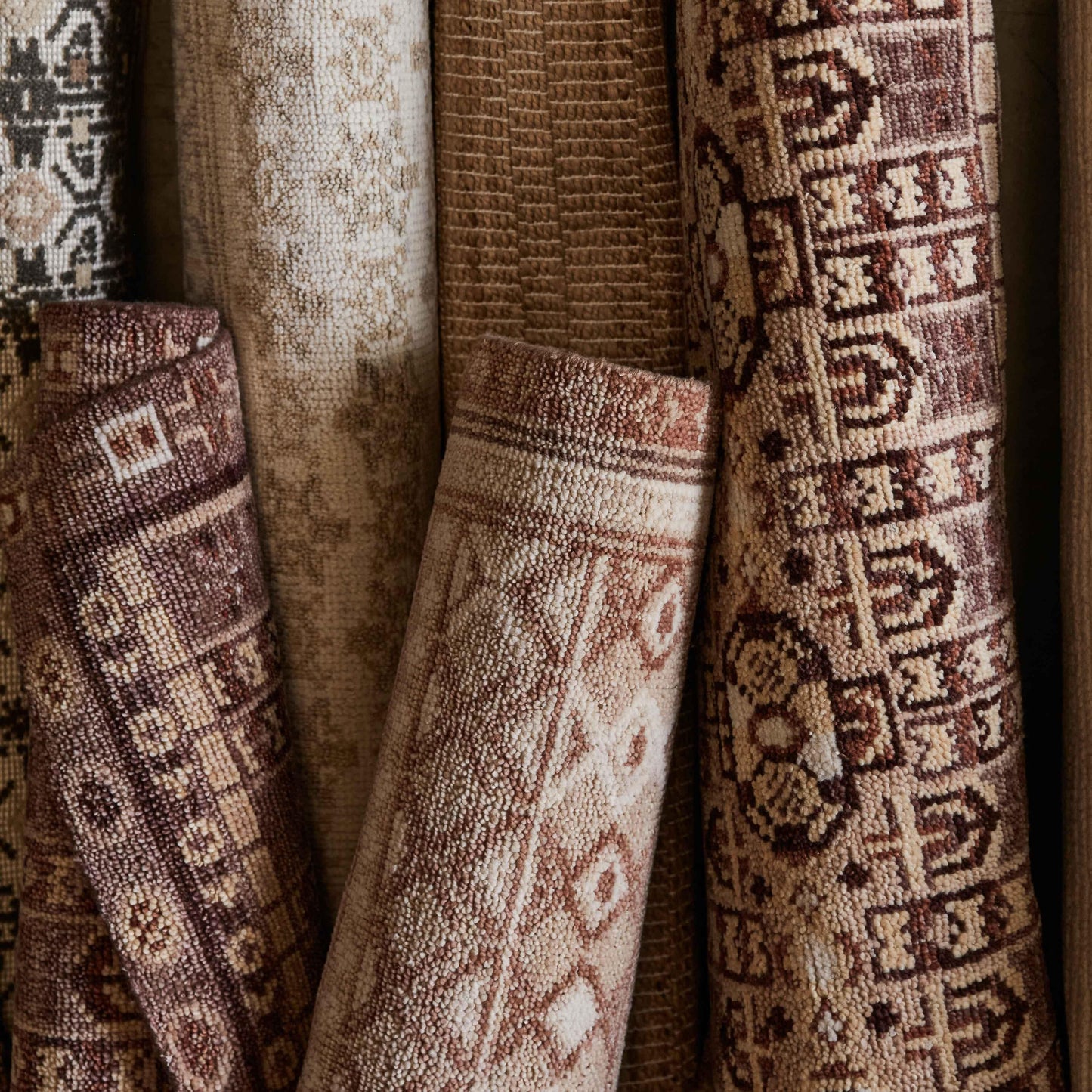 Vahini Hand-Tied Accent Rug