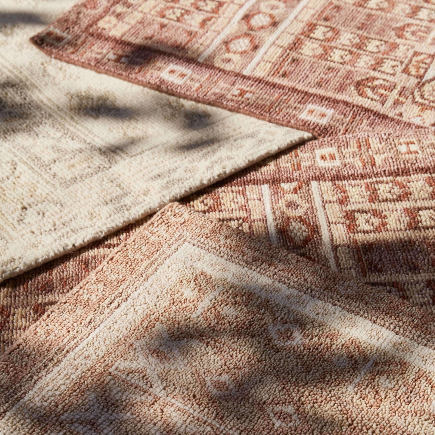 Vahini Hand-Tied Accent Rug