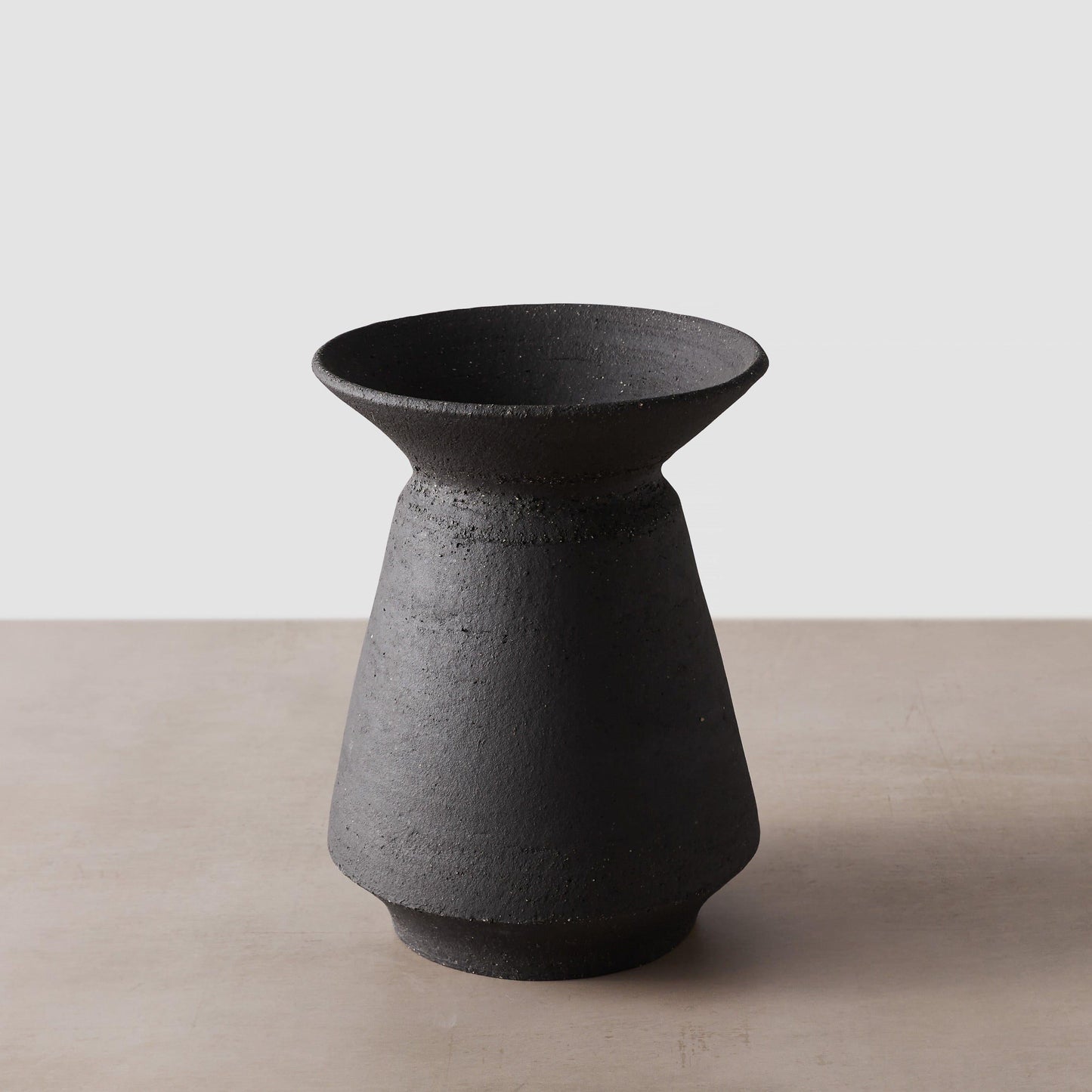 Ceramic vase handcrafted in Chile, black