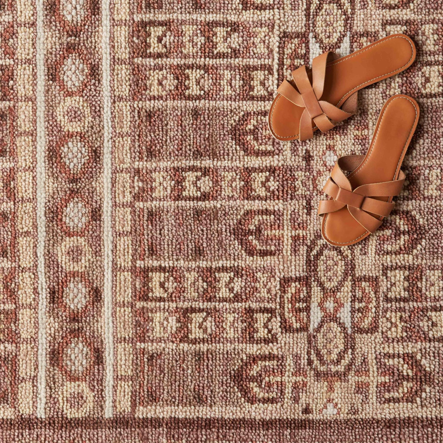 Vahini Hand-Tied Accent Rug